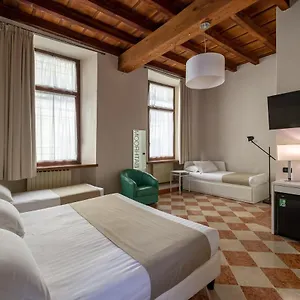 Residenza Accademia 3* Mantova
