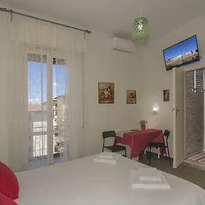 Alojamento de Acomodação e Pequeno-almoço Aliante Turist House, Pisa